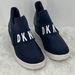 DKNY WOMENS Dark Blue Slip-On WEDGE Sneakers BOOTIES SIZE 8